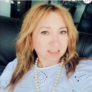 Meet your Posher, Nolvia